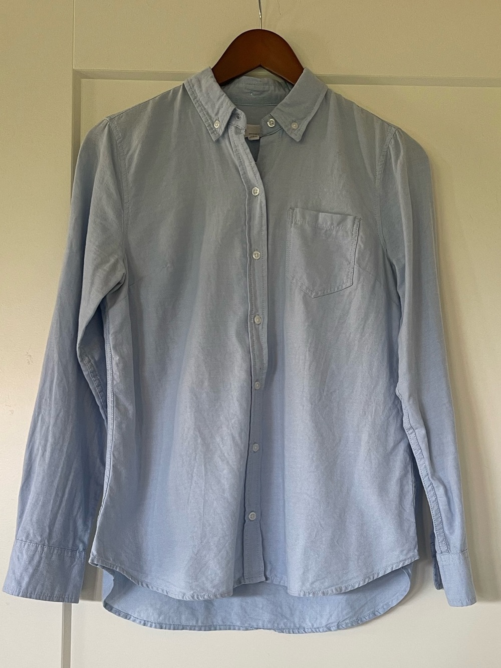 Gap Pale Blue Women's Button-Down Shirt- Small